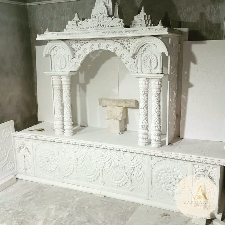 Mahal Toran Cabinet Mandir — hand-carved Makrana marble Indoor Temples for home by Vardaan Arts